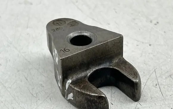 Volvo V50 Fuel Injector clamp holder 