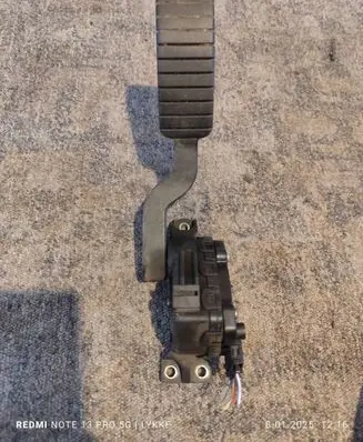 Renault Laguna II Accelerator throttle pedal 8200002904 6PV00811900