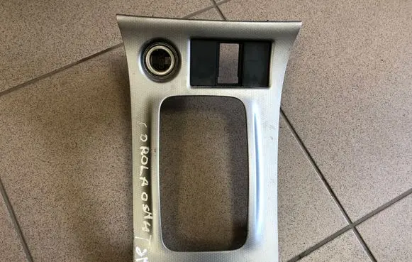 Toyota Corolla E120 E130 Gear shifter surround trim plastic 81858186