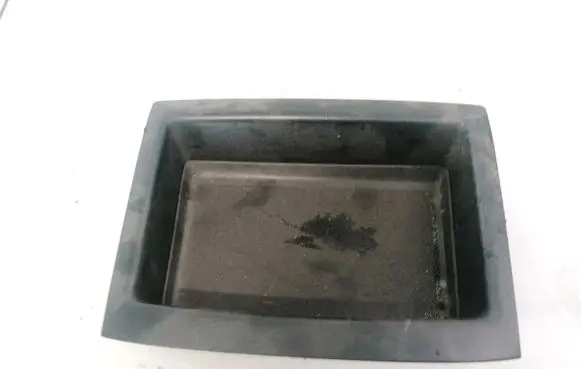 Glove box