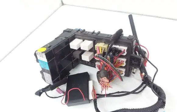 Hyundai Trajet Fuse module 954003A210