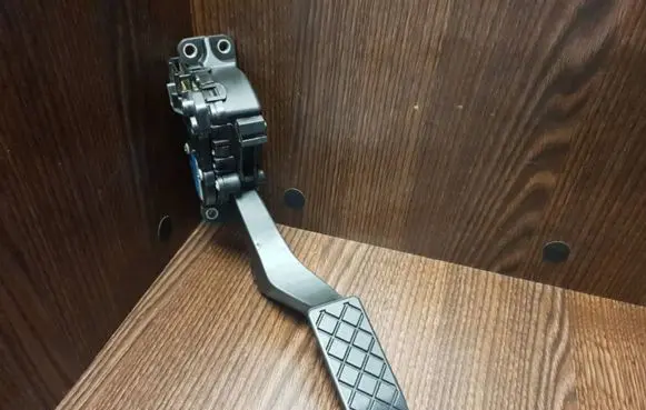Volkswagen Transporter - Caravelle T5 Accelerator throttle pedal 7H1723503