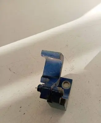 Volkswagen Transporter - Caravelle T5 Front door upper hinge 7H0831401B