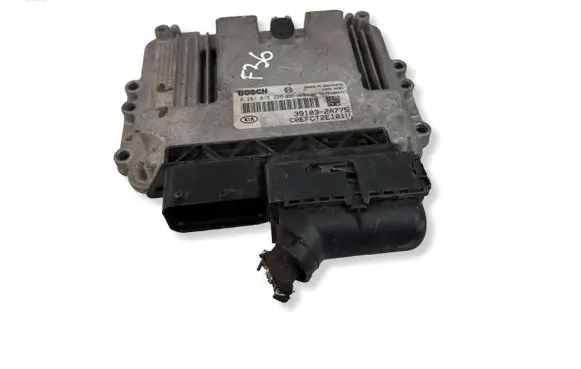 KIA Ceed Engine control unit/module 391032A775 0281015226 C0EFCT2EI01U