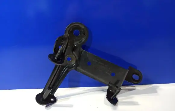 Volvo S60 ABS pump bracket 6G9N2B389CF