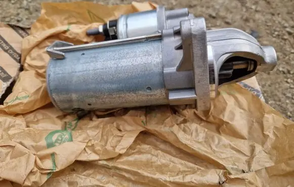Peugeot Bipper Starter motor 1612794380