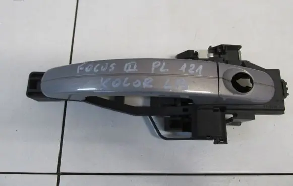Ford Focus Loading door exterior handle/bracket 
