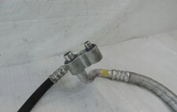 Opel Astra K Air conditioning (A/C) pipe/hose 39042322