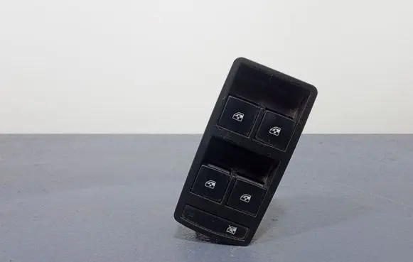 Opel Insignia A Electric window control switch 13305011