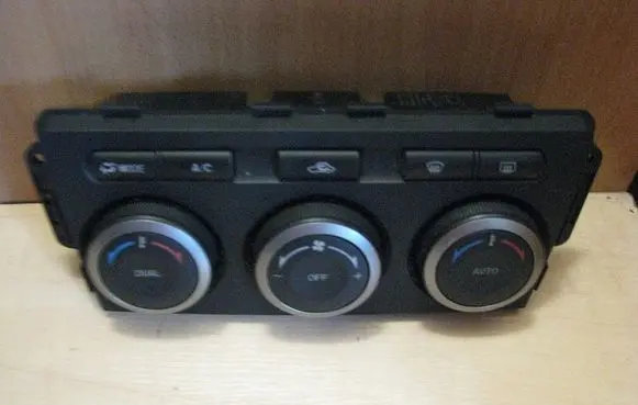 Mazda 6 Climate control unit 61190A