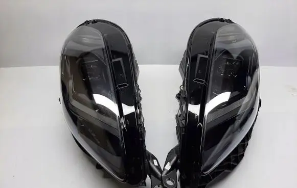 Maserati GranTurismo II Headlight/headlamp 06701588640
