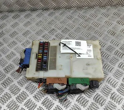 Land Rover Freelander Fuse module 28151289J6551 28151289