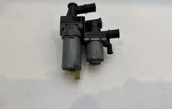 BMW 3 E46 Coolant heater control valve 64118369807
