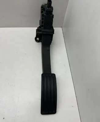 Volvo C40 Accelerator throttle pedal 32212367 8888768620 6PV31240700