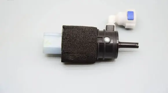 BMW 5 G60 G61 Windscreen/windshield washer pump 