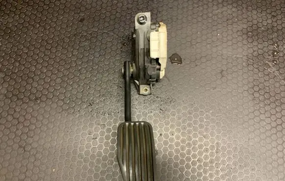 Volvo S80 Accelerator throttle pedal 9206836