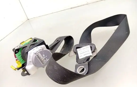 Toyota Auris 150 Front seatbelt 7322002120