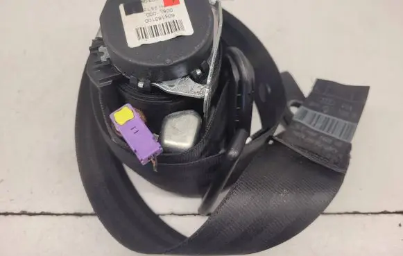 Audi A3 S3 A3 Sportback 8P Front seatbelt 8P4857705B 604442900