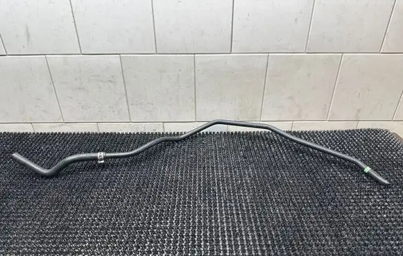 Toyota Prius (XW50) Engine coolant pipe/hose