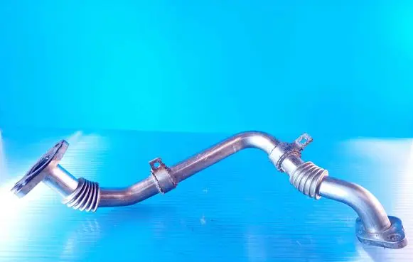 Volkswagen Crafter Engine coolant pipe/hose 076131525D