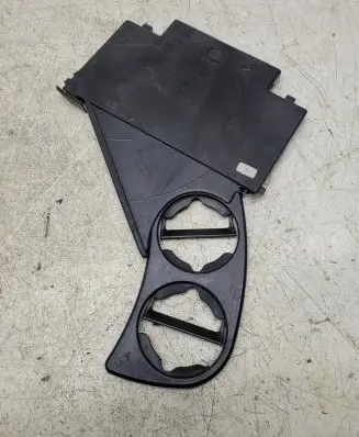 Cup holder front