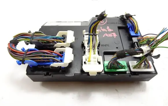 Ford Fiesta BSM Control unit AV1T15K600JK 030703712601 F005V01576