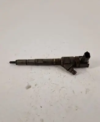 KIA Sorento Fuel injector 338004A500