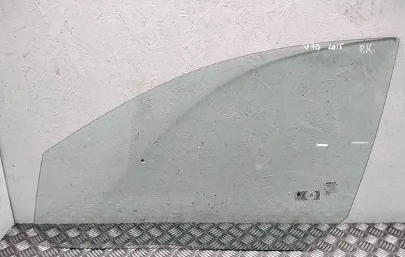 Volvo V70 Front door window glass four-door