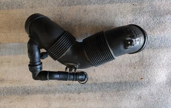 Volkswagen Caddy Turbo air intake inlet pipe/hose 3C0129654N