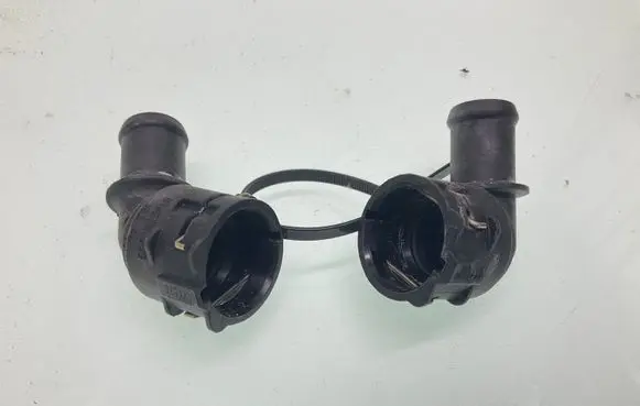 Audi Q3 8U Engine coolant pipe/hose 5Q0122291S
