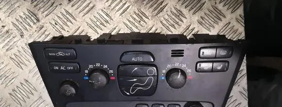 Volvo V70 Climate control unit 8691876