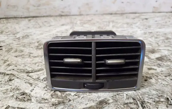 Audi A6 S6 C6 4F Rear air vent grill 4F0819203B
