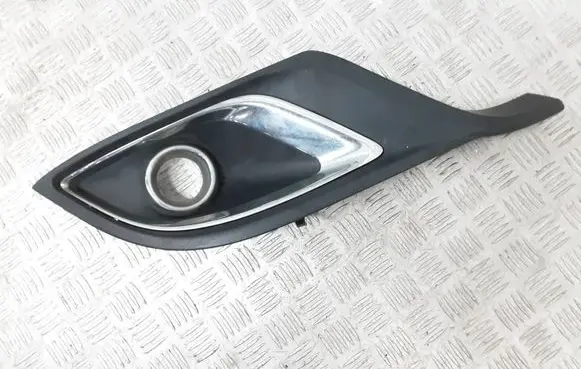 Dodge Durango III Front fog light trim/grill 05113679AC
