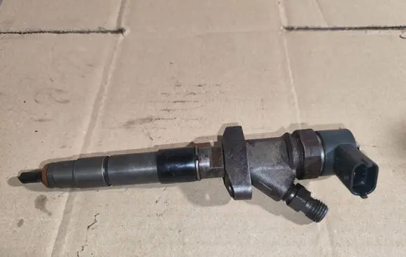 Fuel injector
