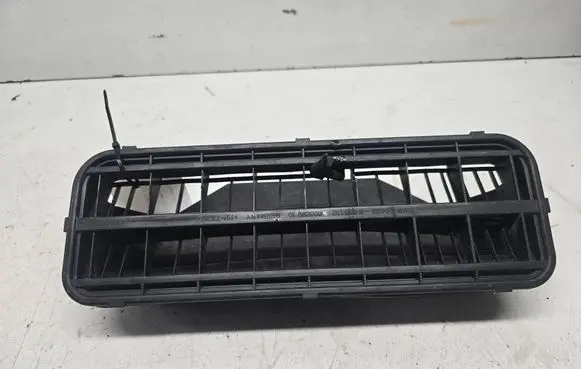 BMW 7 E65 E66 Quarter panel pressure vent 64228386133