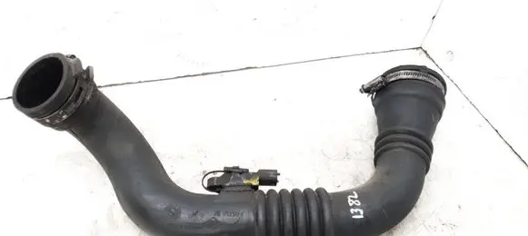 Intercooler hose/pipe