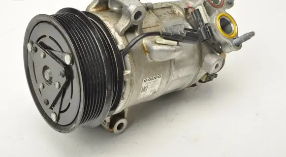 Volvo V60 Air conditioning (A/C) compressor (pump) 32414891