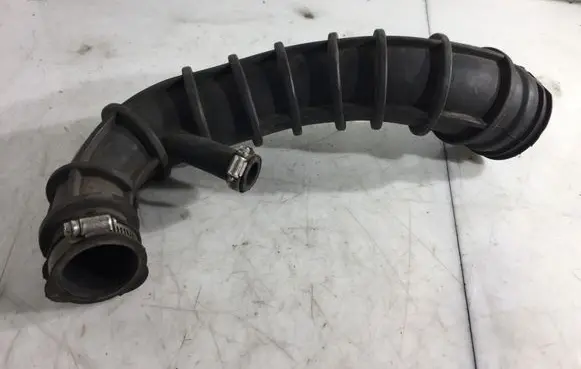 Ford Focus Air intake duct part 2C1190623CE