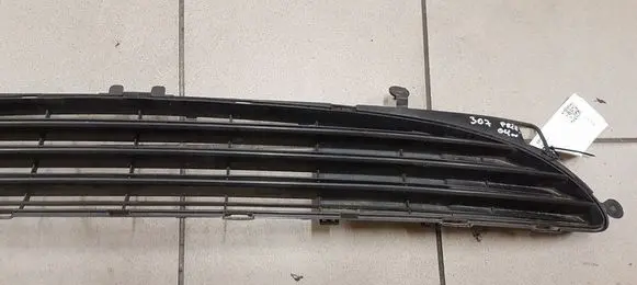 Peugeot 307 CC Front bumper lower grill 9634014477