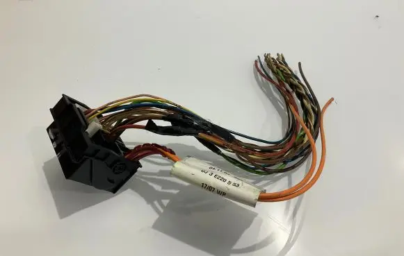 Mercedes-Benz E W211 Sound system wiring loom 2115401032 DJ3E220553 041104Q05