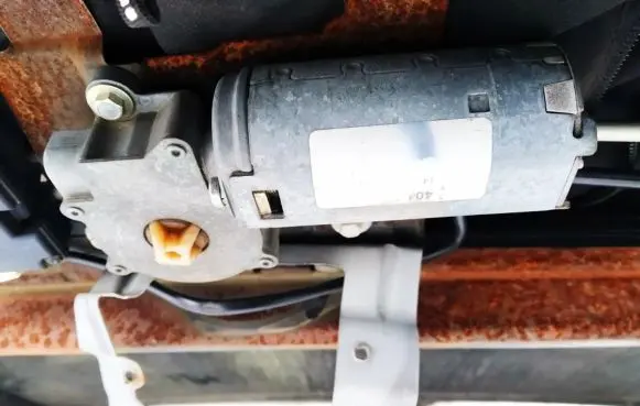 Mitsubishi Carisma Sunroof motor/actuator 