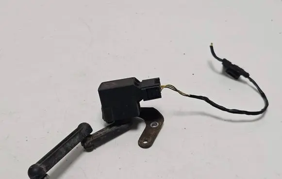 BMW X5 E53 Rear air suspension level height sensor 6752797 1093697
