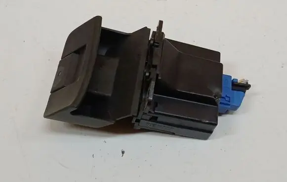 Renault Espace - Grand espace IV Hand parking brake switch 8200048590C