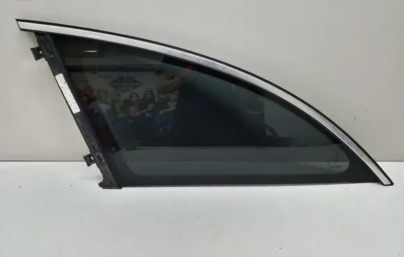 Mercedes-Benz R W251 Rear side window A2516700750