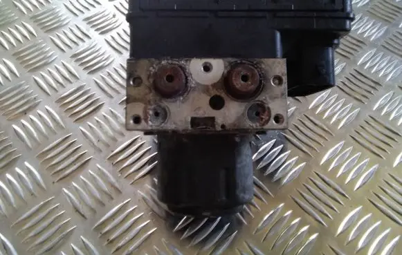 Toyota Avensis Verso ABS Pump 8954144050 4451044050