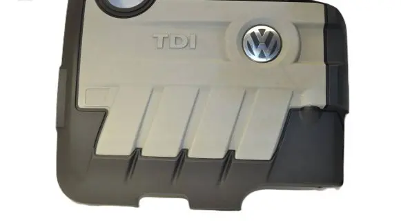 Volkswagen PASSAT B6 Engine cover (trim) 03L103925D 3925C 03925