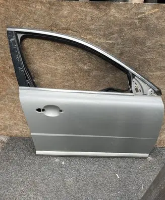 Volvo V70 Front door