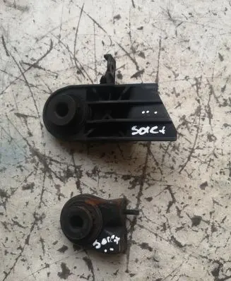 KIA Sorento Radiator mount bracket