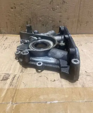 Ford Focus Oil pump 98MM6604AD