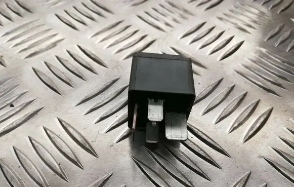 Ford Mondeo MK II Other relay F80B14B192AA